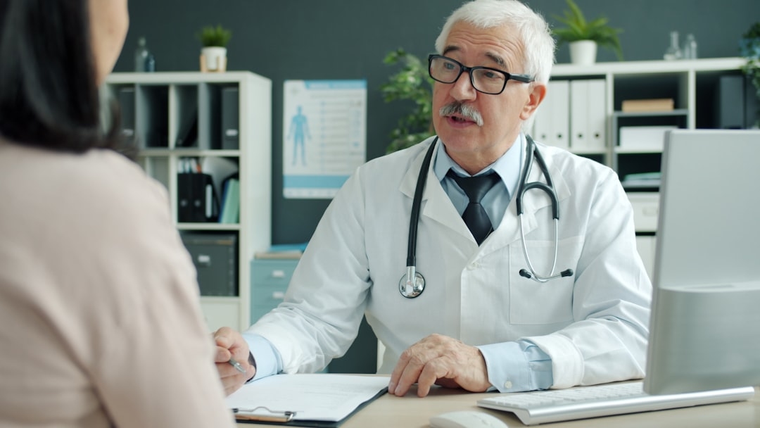 Який лікар лікує геморой: рекомендації та вибір спеціаліста